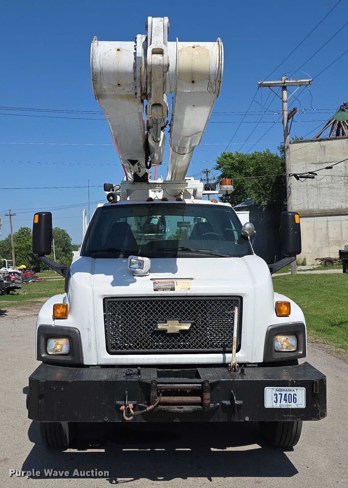 image for item DT6899 2009 Chevrolet C8500 bucket truck