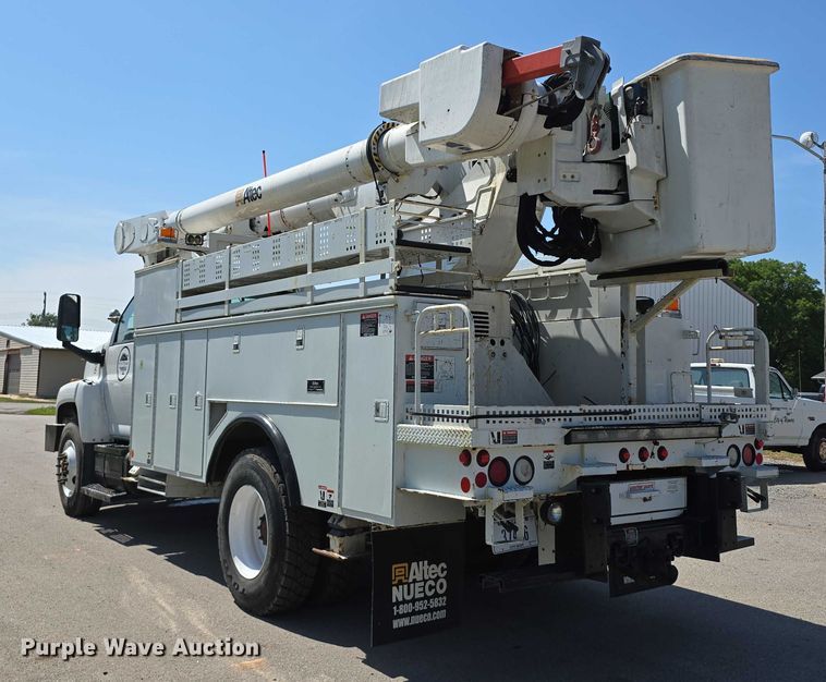 image for item DT6899 2009 Chevrolet C8500 bucket truck