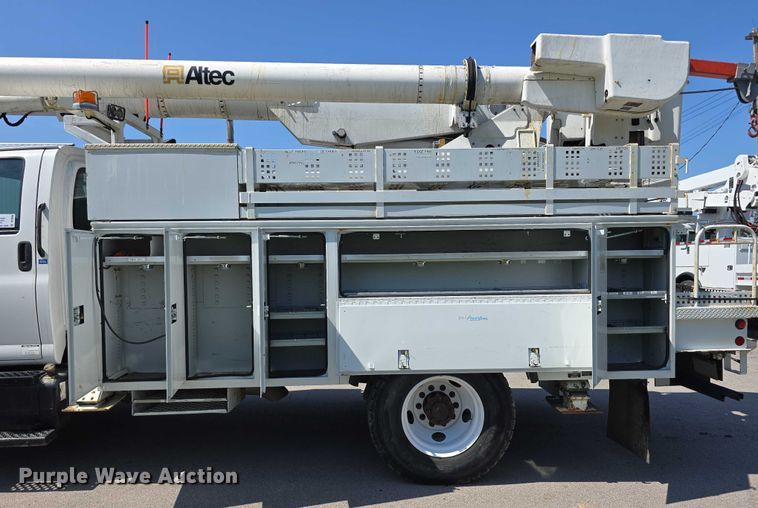 image for item DT6899 2009 Chevrolet C8500 bucket truck