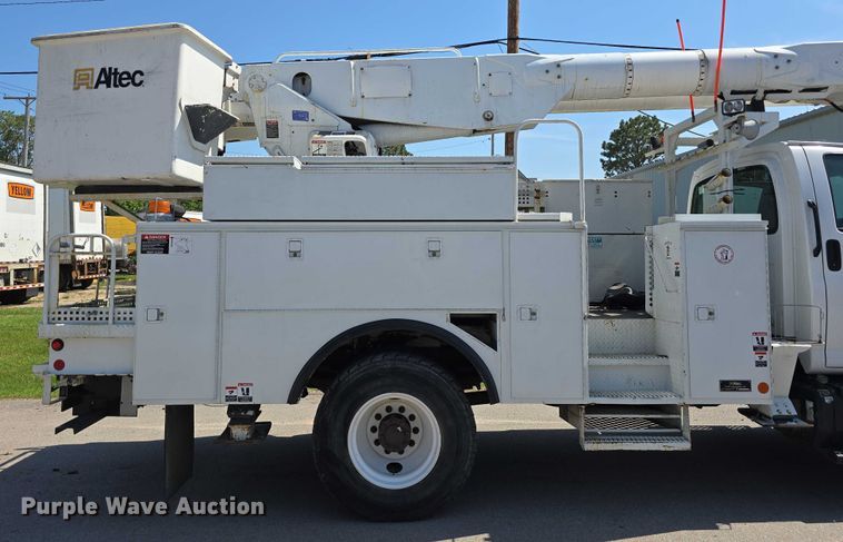 image for item DT6899 2009 Chevrolet C8500 bucket truck