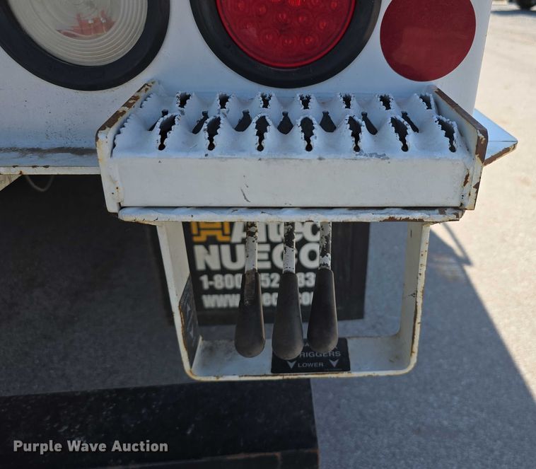 image for item DT6899 2009 Chevrolet C8500 bucket truck