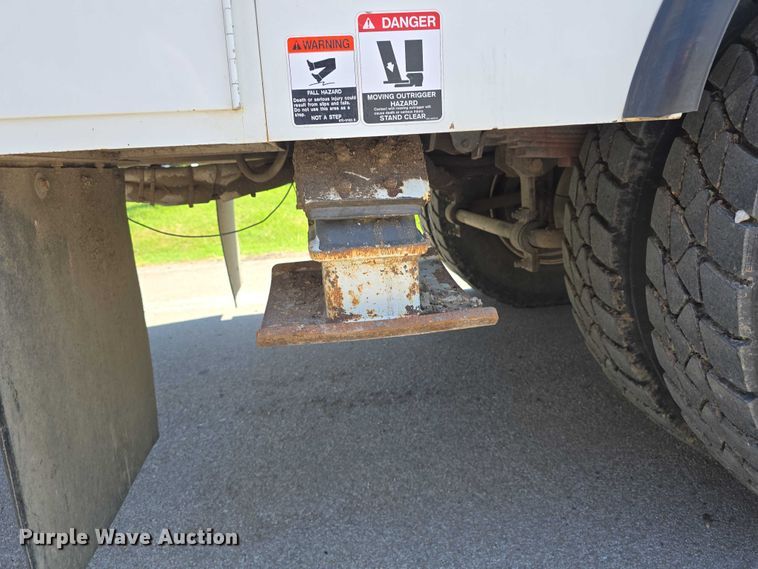 image for item DT6899 2009 Chevrolet C8500 bucket truck