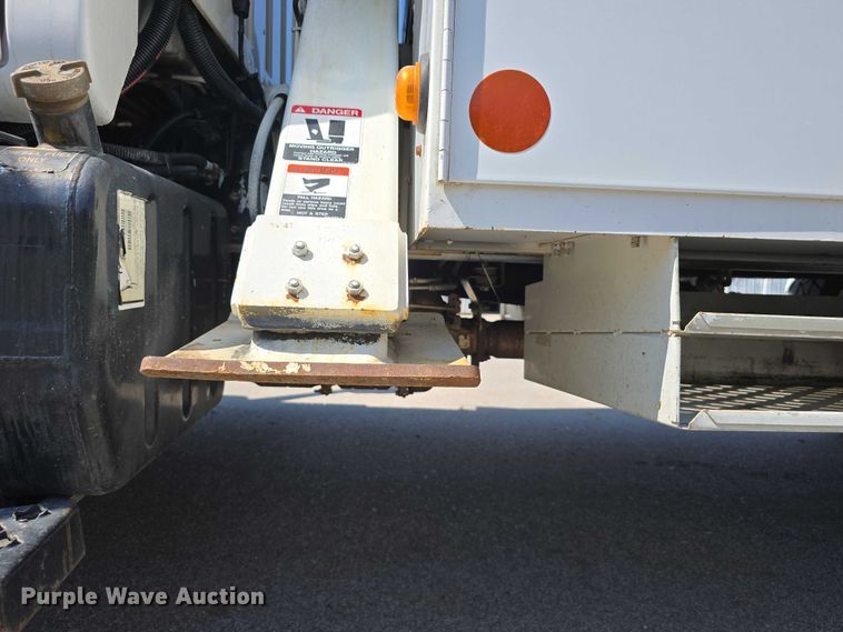 image for item DT6899 2009 Chevrolet C8500 bucket truck