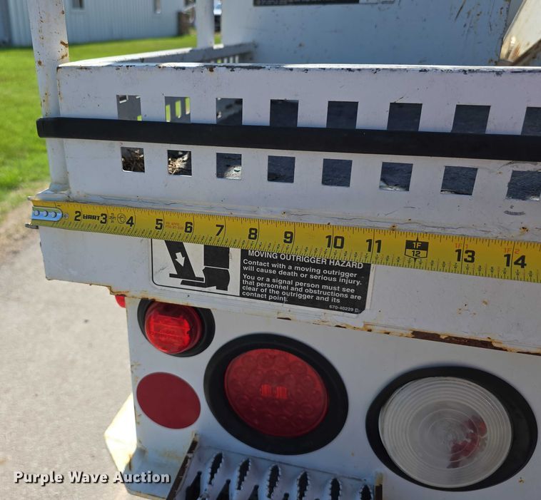 image for item DT6899 2009 Chevrolet C8500 bucket truck