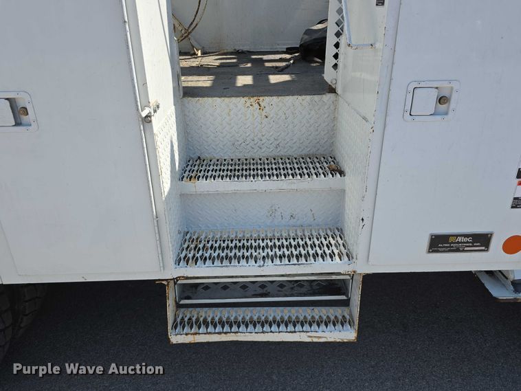 image for item DT6899 2009 Chevrolet C8500 bucket truck