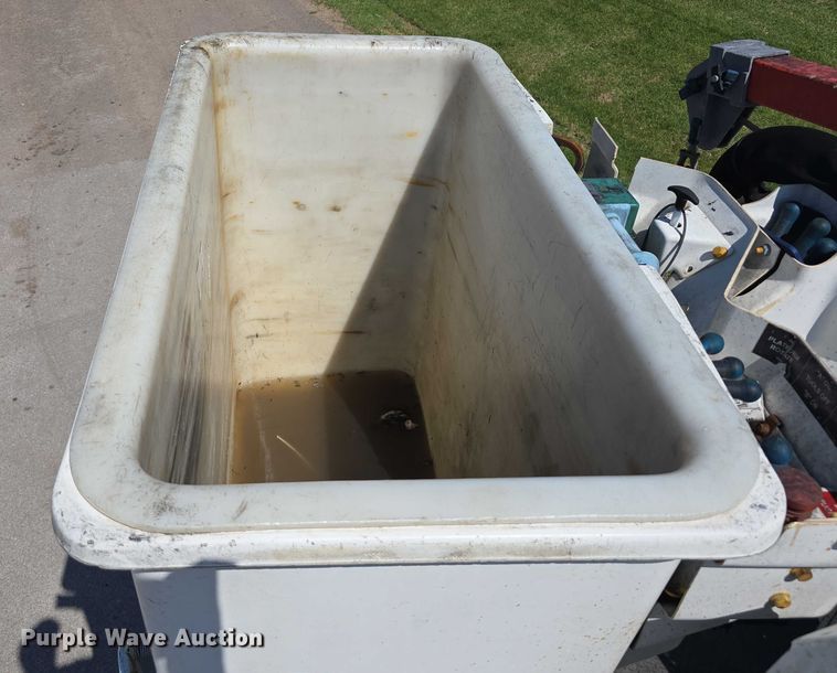 image for item DT6899 2009 Chevrolet C8500 bucket truck