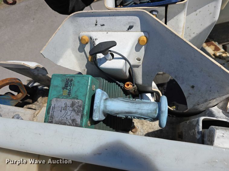 image for item DT6899 2009 Chevrolet C8500 bucket truck