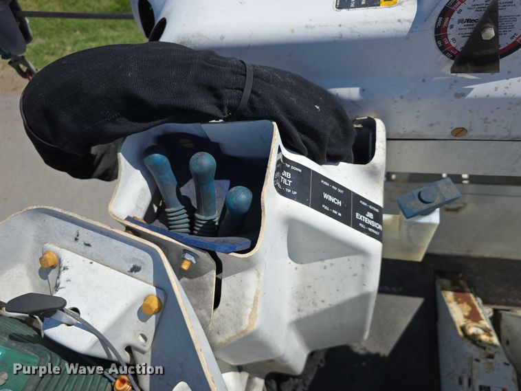 image for item DT6899 2009 Chevrolet C8500 bucket truck