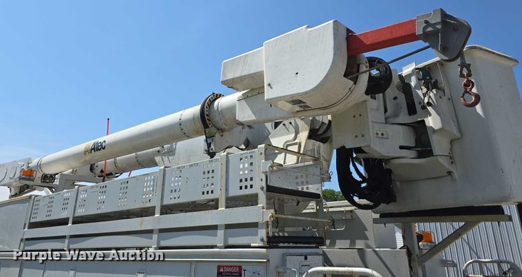 image for item DT6899 2009 Chevrolet C8500 bucket truck