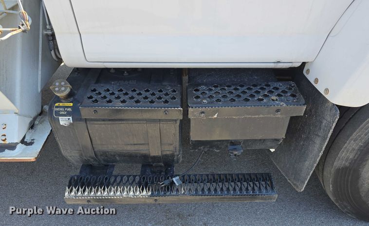 image for item DT6899 2009 Chevrolet C8500 bucket truck