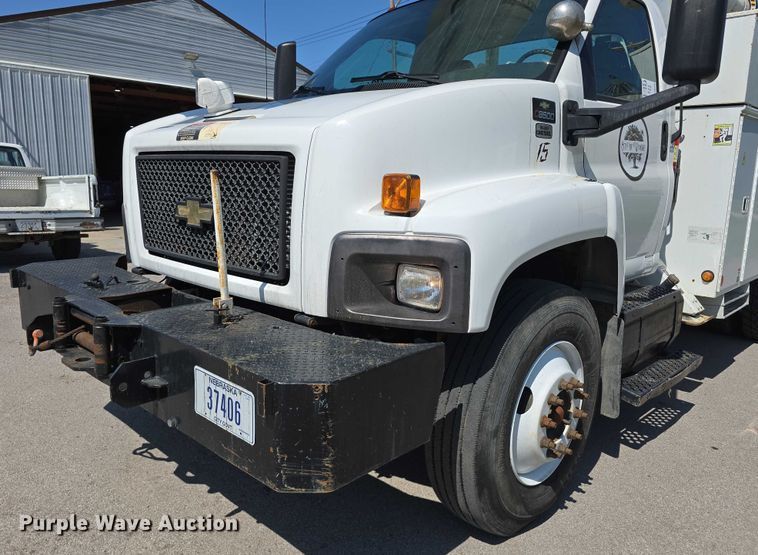 image for item DT6899 2009 Chevrolet C8500 bucket truck