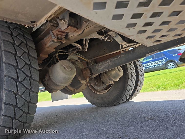 image for item DT6899 2009 Chevrolet C8500 bucket truck