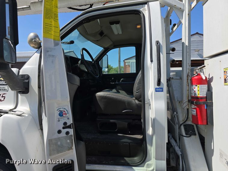 image for item DT6899 2009 Chevrolet C8500 bucket truck