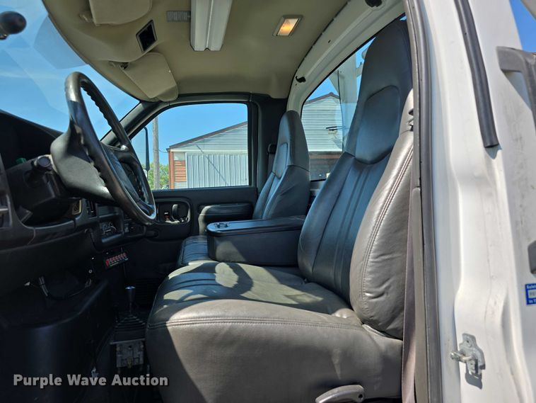 image for item DT6899 2009 Chevrolet C8500 bucket truck