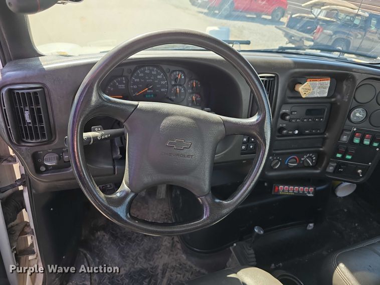 image for item DT6899 2009 Chevrolet C8500 bucket truck