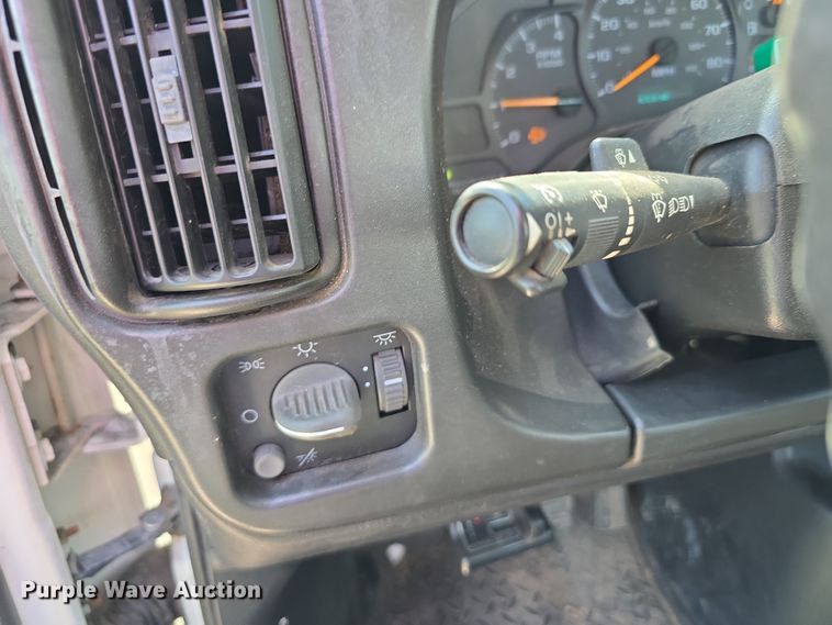 image for item DT6899 2009 Chevrolet C8500 bucket truck