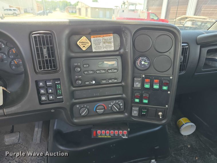 image for item DT6899 2009 Chevrolet C8500 bucket truck