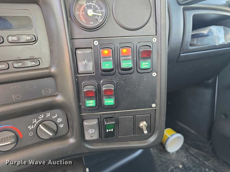 image for item DT6899 2009 Chevrolet C8500 bucket truck