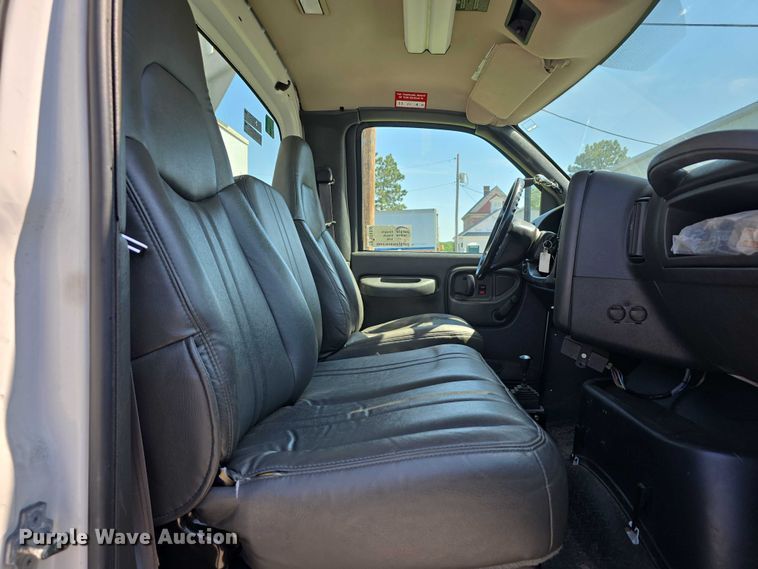 image for item DT6899 2009 Chevrolet C8500 bucket truck