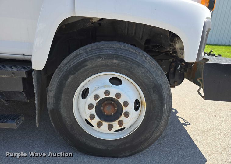 image for item DT6899 2009 Chevrolet C8500 bucket truck