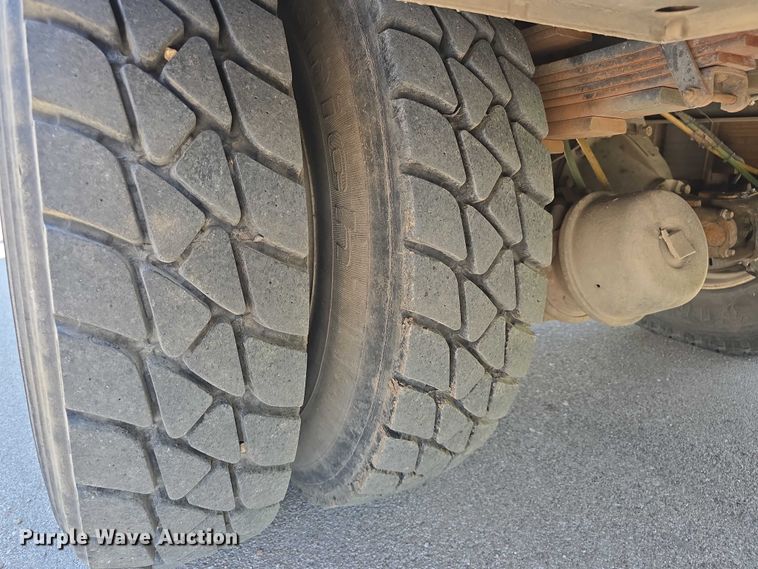 image for item DT6899 2009 Chevrolet C8500 bucket truck