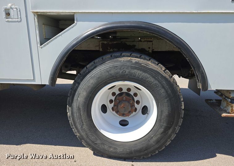 image for item DT6899 2009 Chevrolet C8500 bucket truck