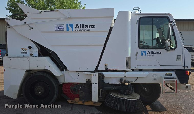 image for item DT7178 2007 Allianz Johnston 3000 street sweeper