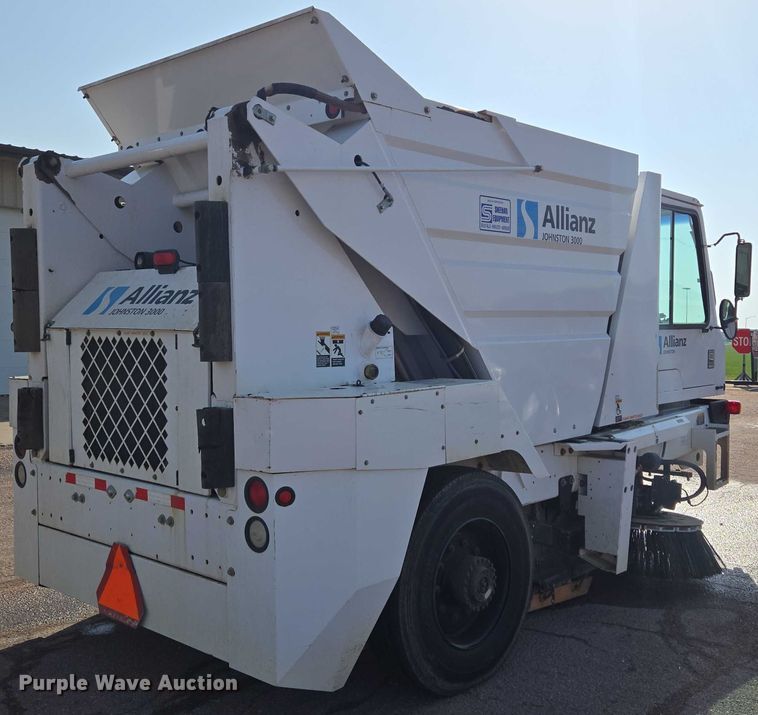 image for item DT7178 2007 Allianz Johnston 3000 street sweeper