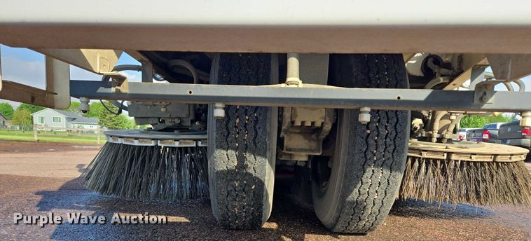 image for item DT7178 2007 Allianz Johnston 3000 street sweeper