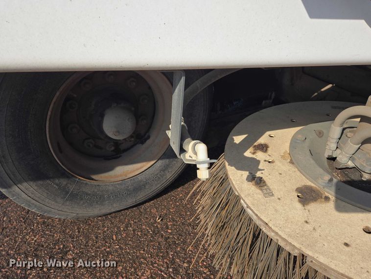 image for item DT7178 2007 Allianz Johnston 3000 street sweeper