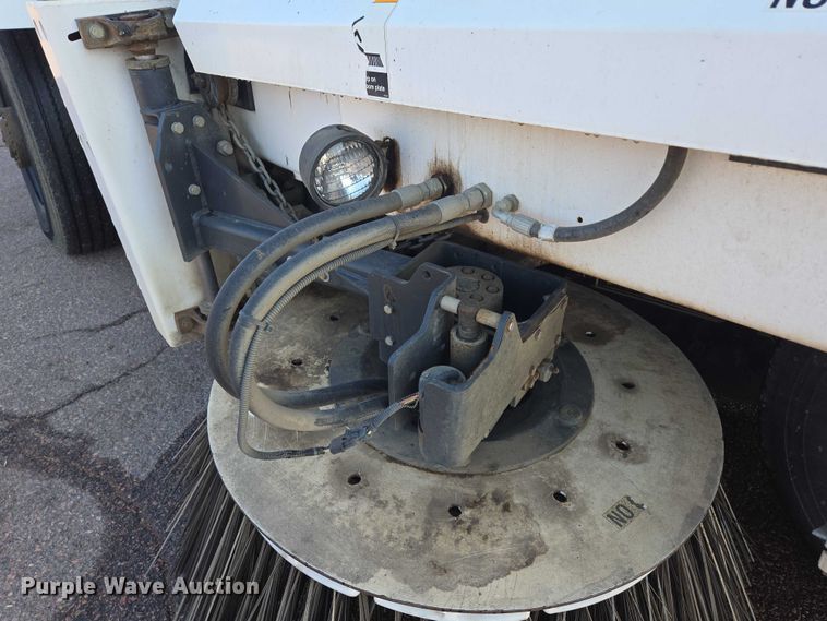 image for item DT7178 2007 Allianz Johnston 3000 street sweeper