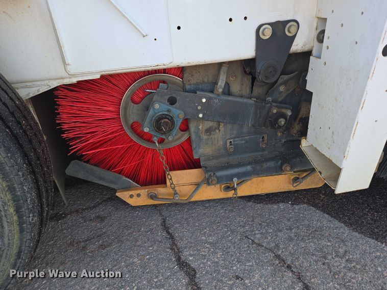 image for item DT7178 2007 Allianz Johnston 3000 street sweeper