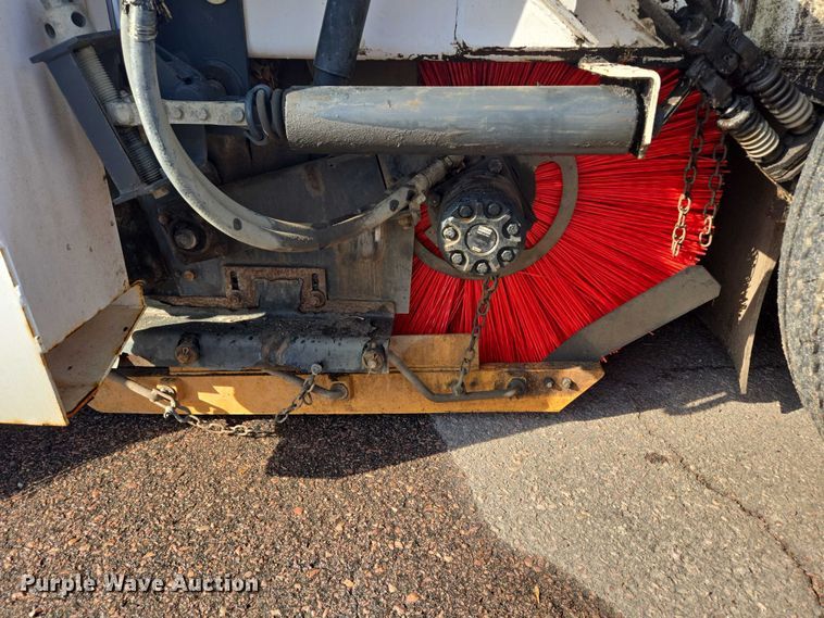 image for item DT7178 2007 Allianz Johnston 3000 street sweeper