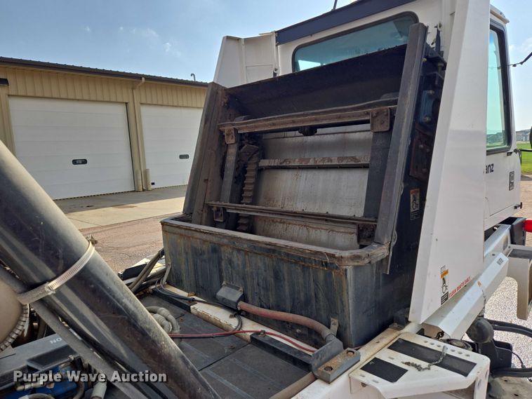 image for item DT7178 2007 Allianz Johnston 3000 street sweeper