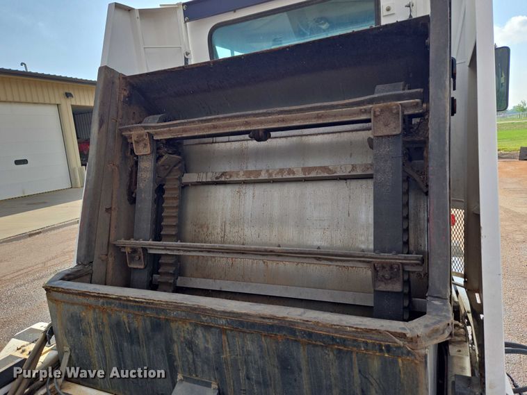 image for item DT7178 2007 Allianz Johnston 3000 street sweeper