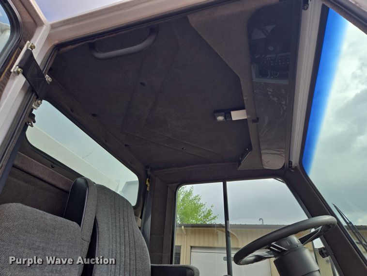 image for item DT7178 2007 Allianz Johnston 3000 street sweeper