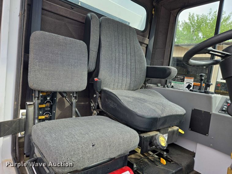 image for item DT7178 2007 Allianz Johnston 3000 street sweeper