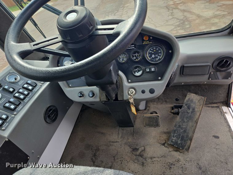 image for item DT7178 2007 Allianz Johnston 3000 street sweeper