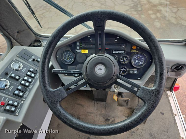 image for item DT7178 2007 Allianz Johnston 3000 street sweeper