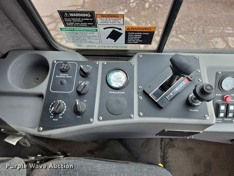 image for item DT7178 2007 Allianz Johnston 3000 street sweeper