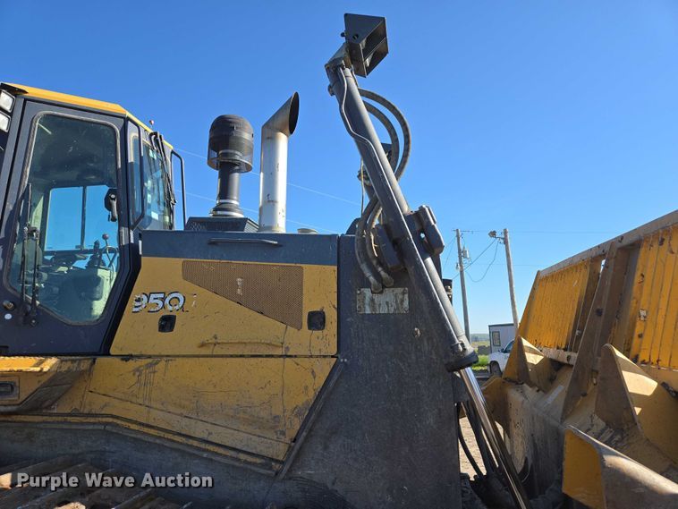 image for item DT7190 2008 John Deere 950J dozer