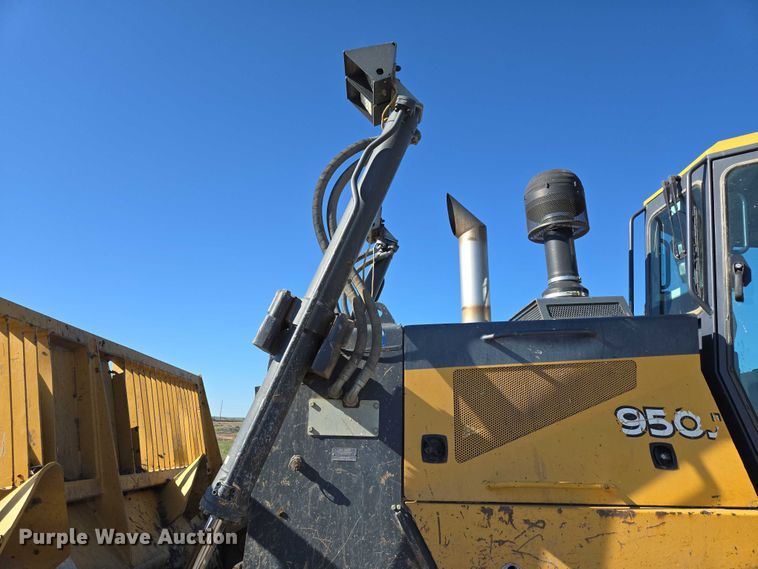image for item DT7190 2008 John Deere 950J dozer