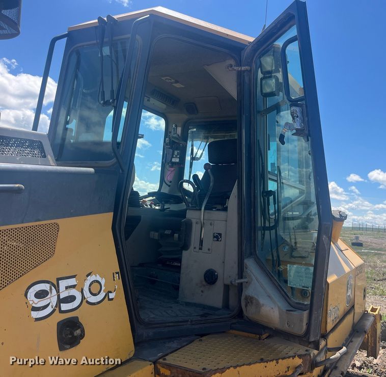 image for item DT7190 2008 John Deere 950J dozer