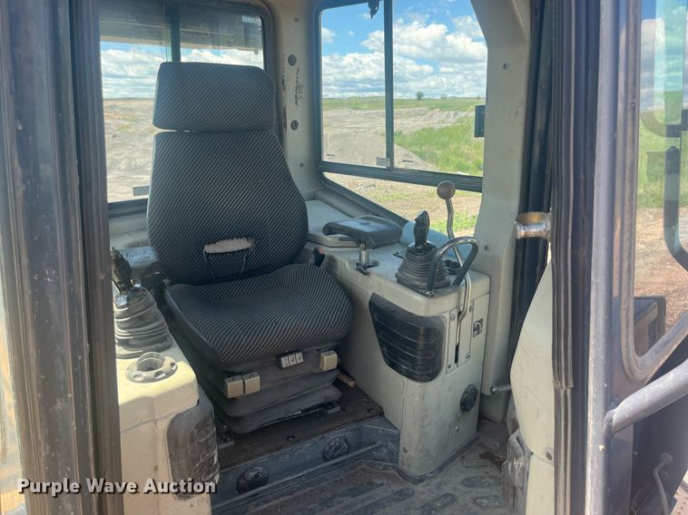 image for item DT7190 2008 John Deere 950J dozer