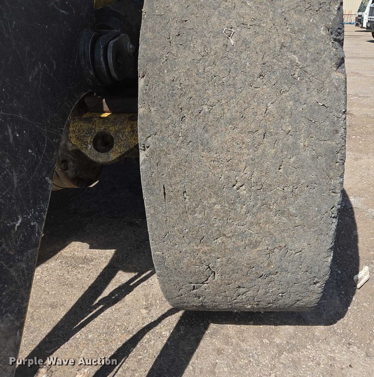 image for item DT7192 2008 John Deere 624J High Lift wheel loader