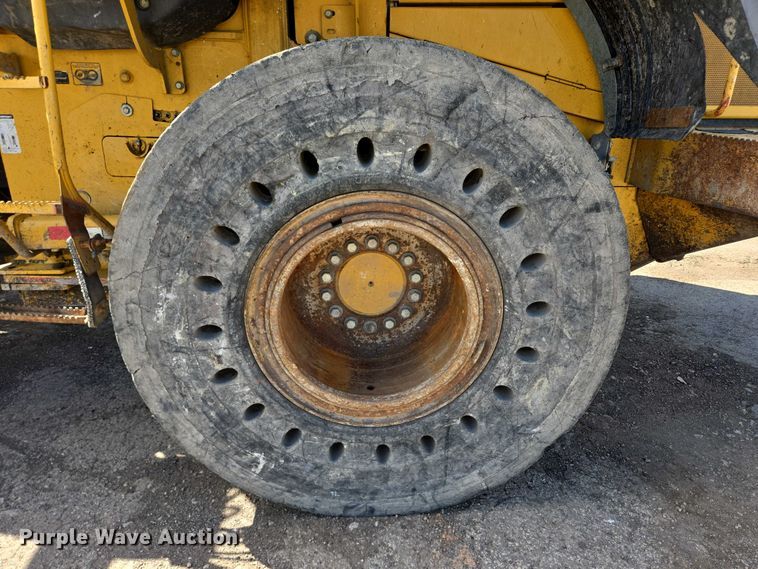 image for item DT7192 2008 John Deere 624J High Lift wheel loader