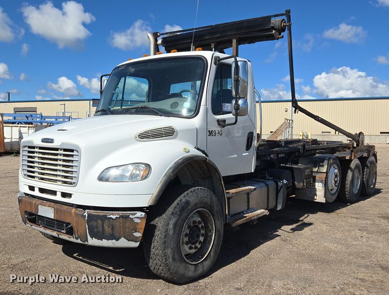 image for item DT7193 2013 Freightliner Business Class M2 roll-off container truck