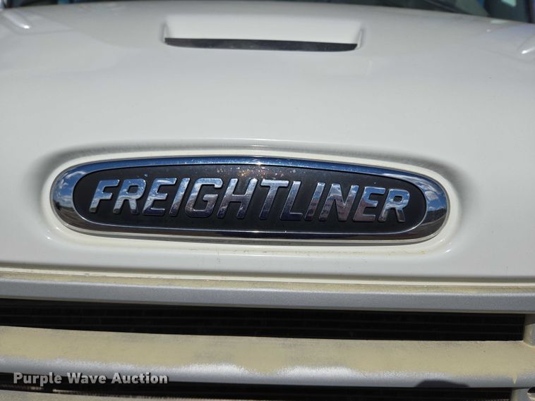 image for item DT7193 2013 Freightliner Business Class M2 roll-off container truck