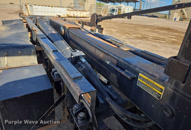 image for item DT7193 2013 Freightliner Business Class M2 roll-off container truck