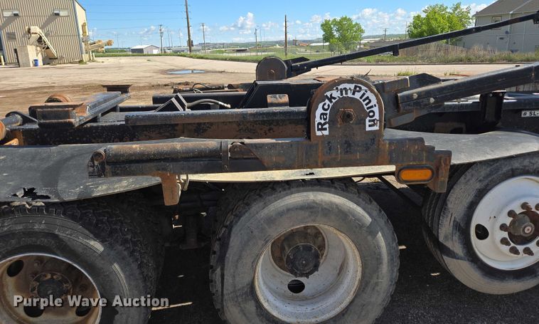 image for item DT7193 2013 Freightliner Business Class M2 roll-off container truck